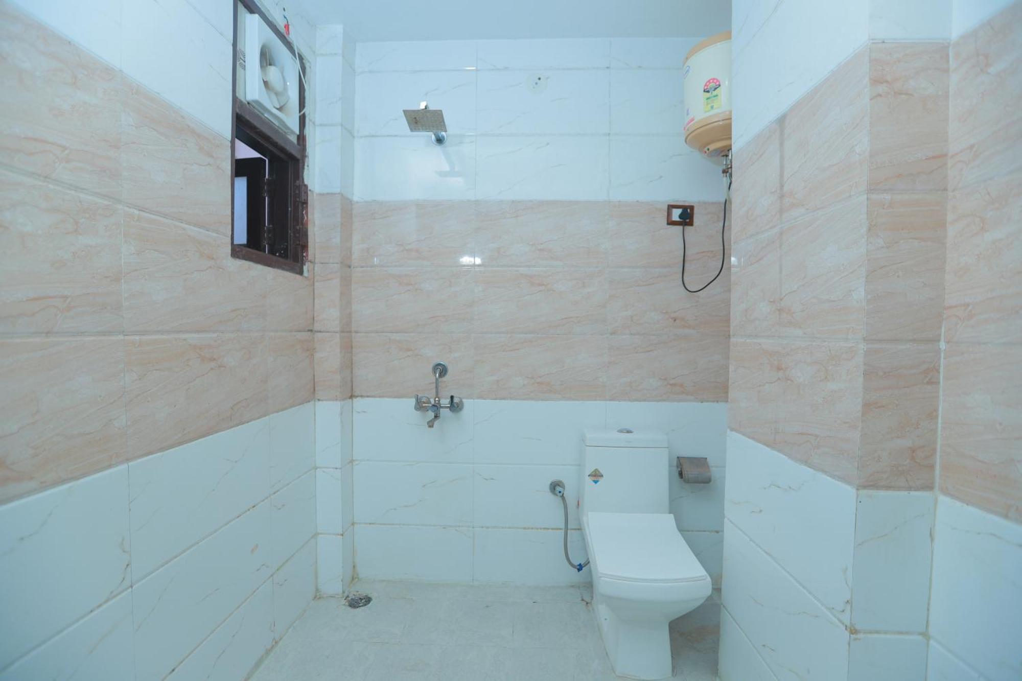 نيودلهي Oaks Inn Plaza Delhi Airport المظهر الخارجي الصورة